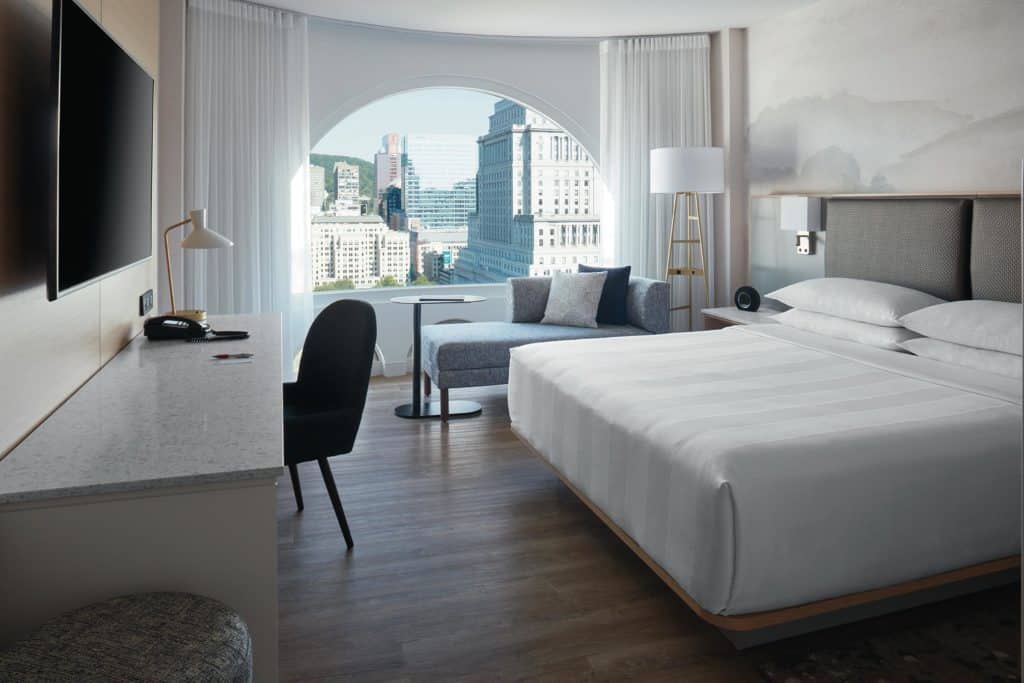 Hospitality-Tidan-Champlain-MH_YULCC_GENR_King_BedroomR_1-0422_NorthMid