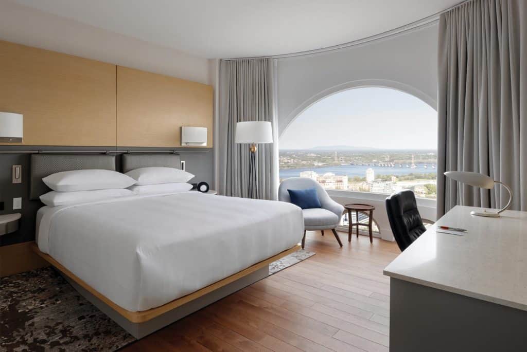 Hospitality-Tidan-Champlain-YULCC_SuiteOneBedroom_01