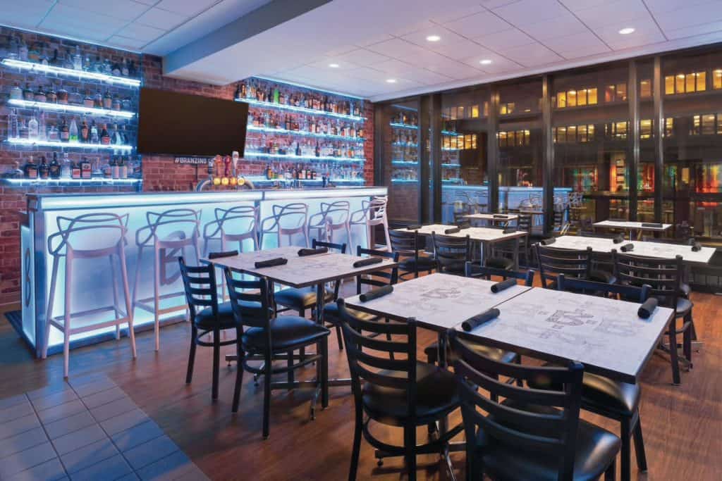 TravelMTL-09782_bar_lounge_1